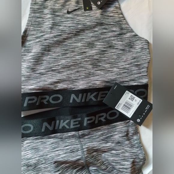 Nike Pro Space Dye Cropped 2pc Training Set - Picture 4 of 7